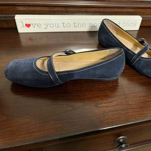 Trotters Navy Blue Mary Janes Size 10